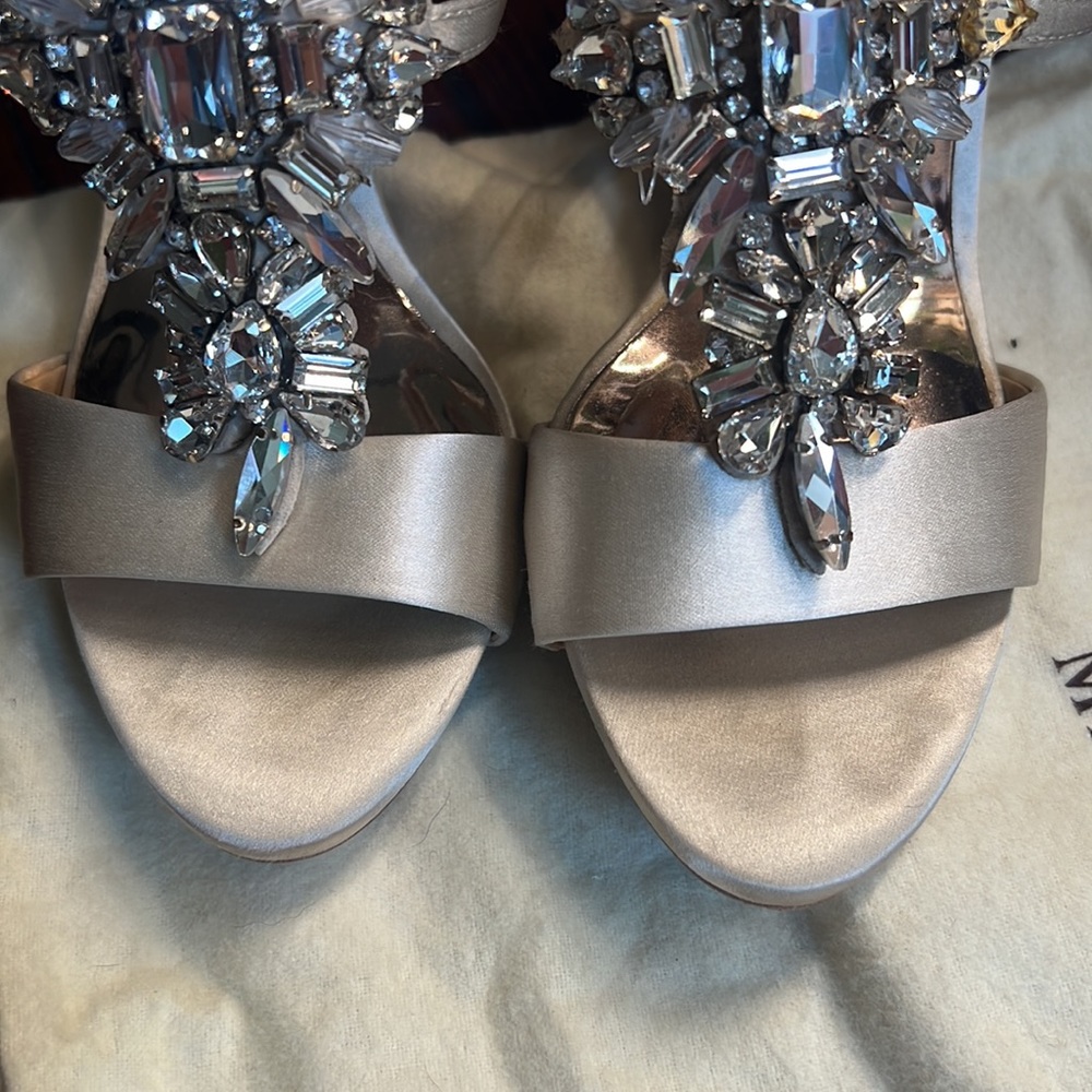 Badgley Mischka Basile heels - bridal, champagne color Sz 6 1/2 - Picture 3 of 8